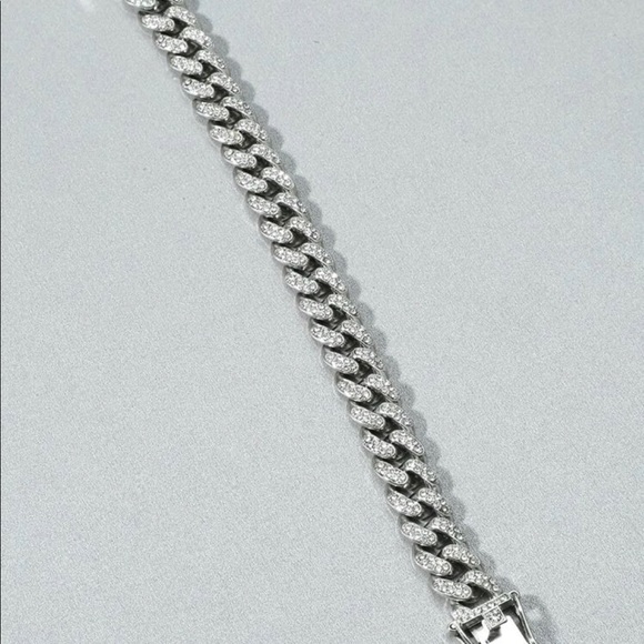 Cuban Link Bracelet - Picture 3 of 4